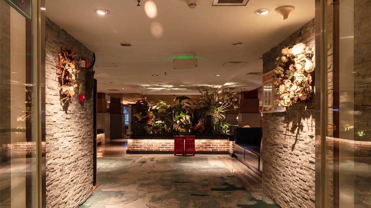 浅海湾酒店玻璃门入口灯光设计方案展示